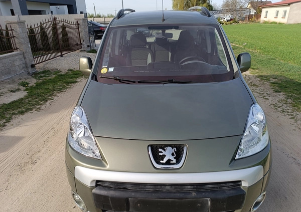 Peugeot Partner cena 28900 przebieg: 161532, rok produkcji 2012 z Kartuzy małe 781